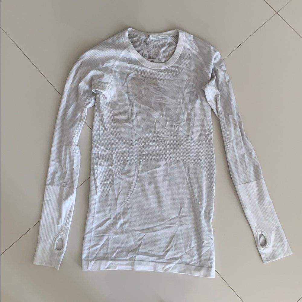Run Swiftly Long sleeve.